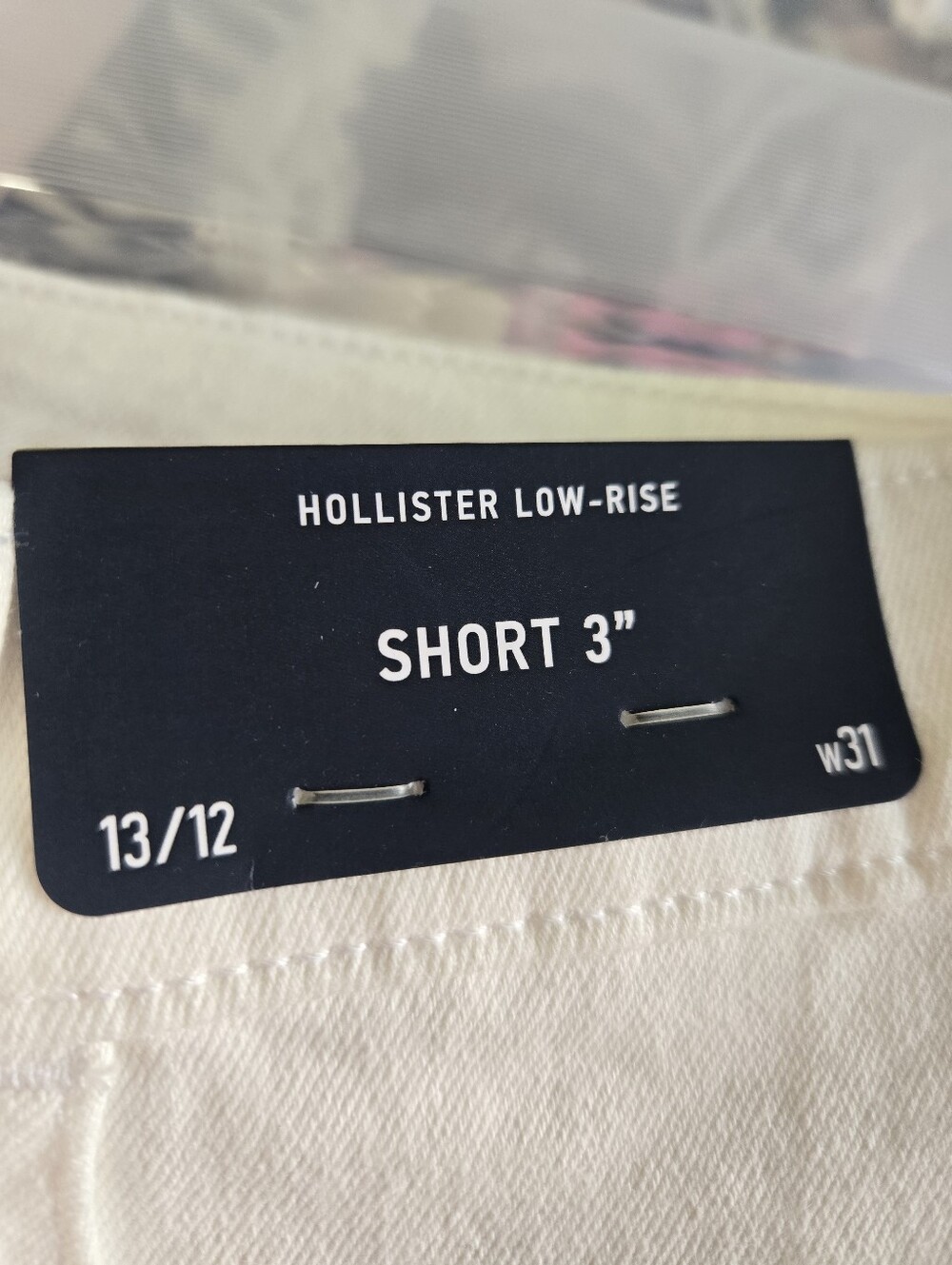 NWT Hollister Low-rise 3" Shorts, 13/12 (31) - Picture 4 of 7
